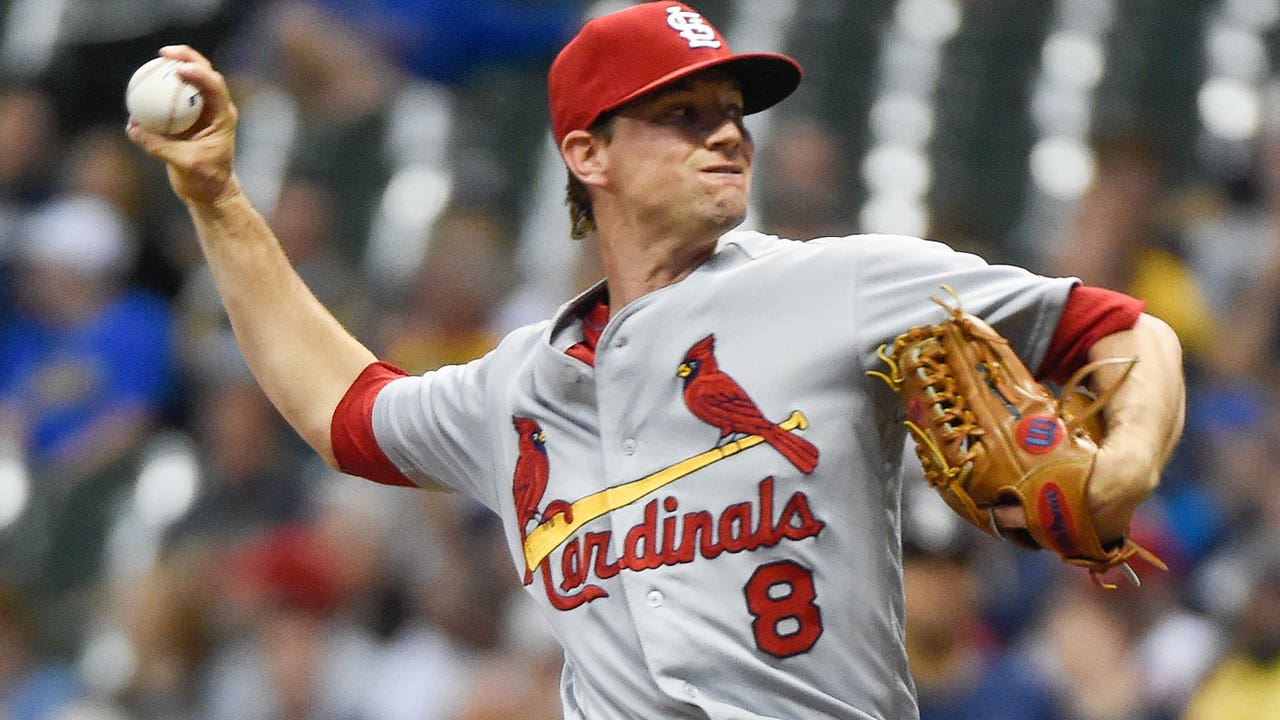 Mike Leake returns to Cincinnati with division rival